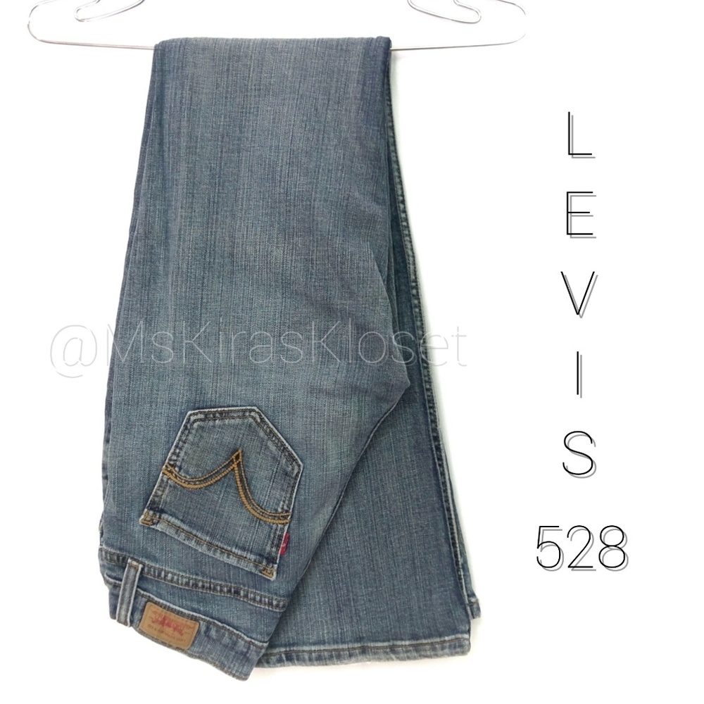 528 Curvy Cut Bootcut Jeans EUC